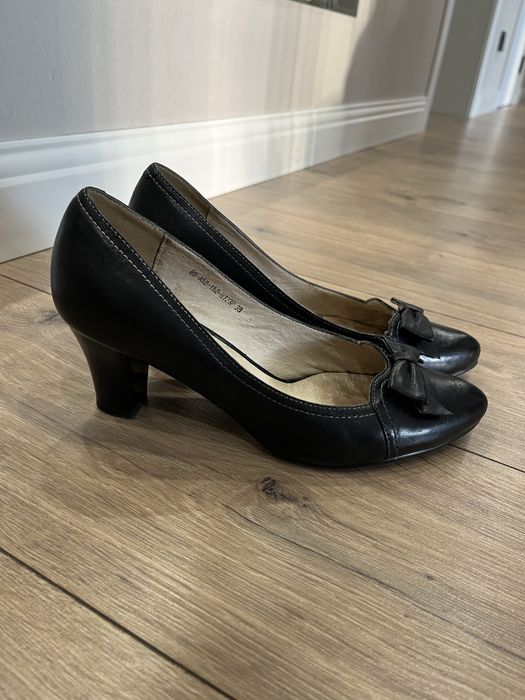 Продам кожаные туфли женские