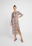 River Island рокля М