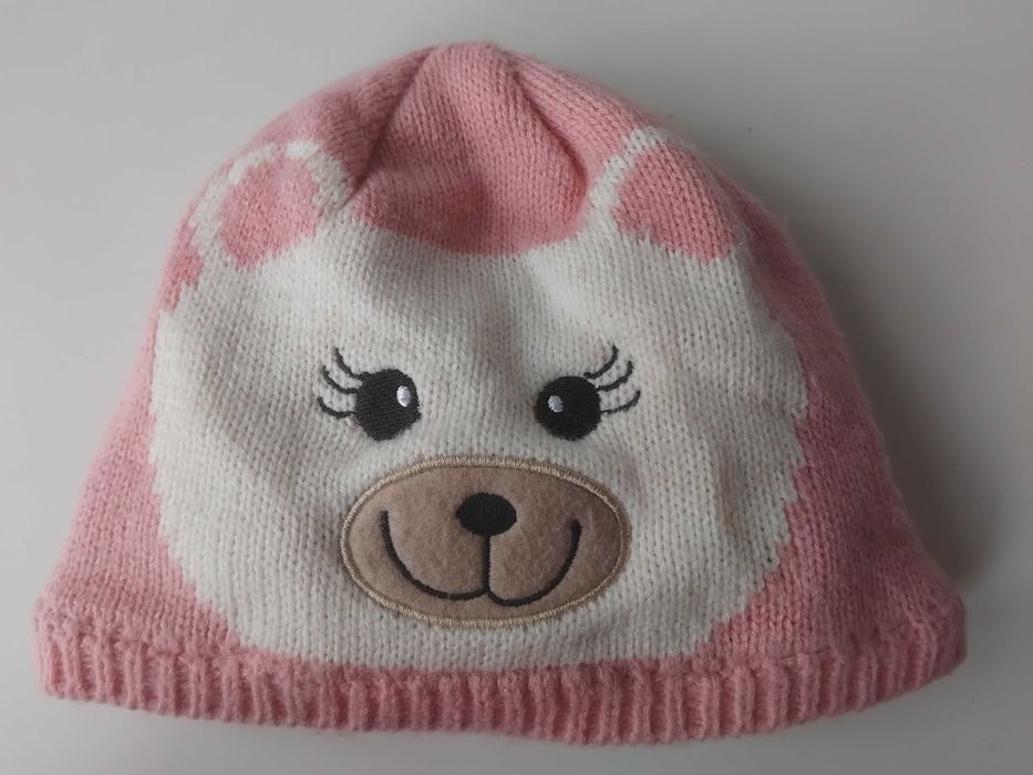 Мека розова зимна детска шапка с мече