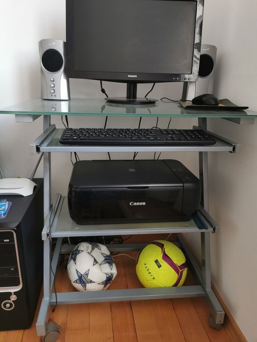 Mini birou de sticla pentru calculator