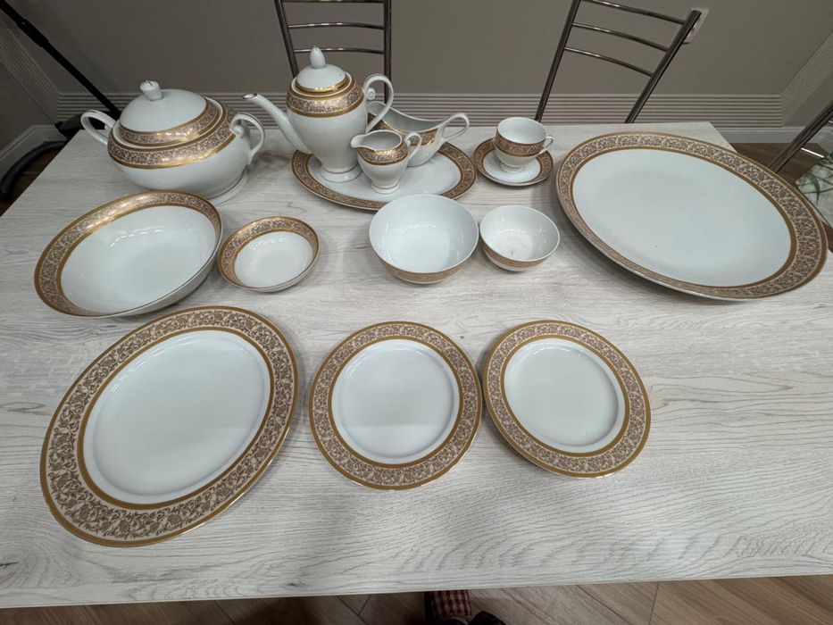 Сервиз на 24 персон