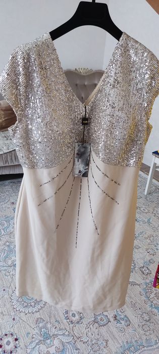 Нарядное красивое платье