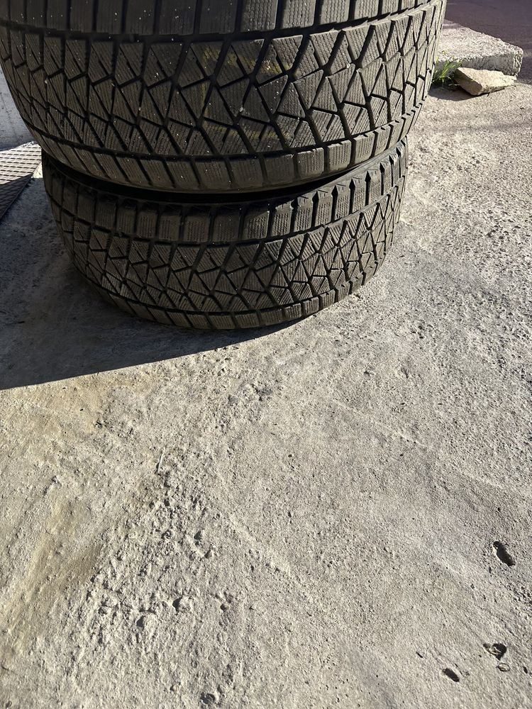 Гуми Bridgestone blizzak  275/40/20 за Х5 Х6