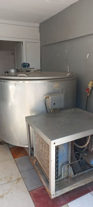 Vând tanc lapte 1250l