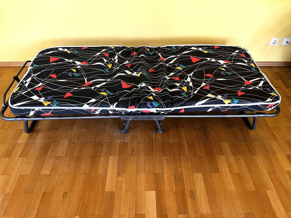 Сгъваемо походно легло с матрак