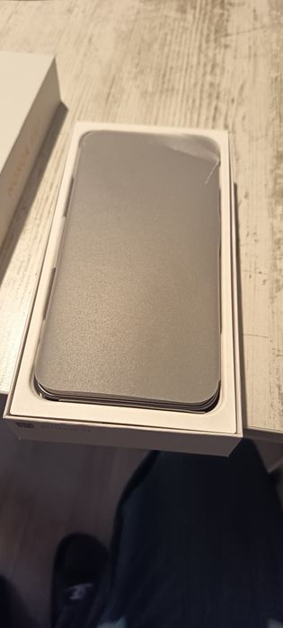 Чисто нов Honor 400 5G