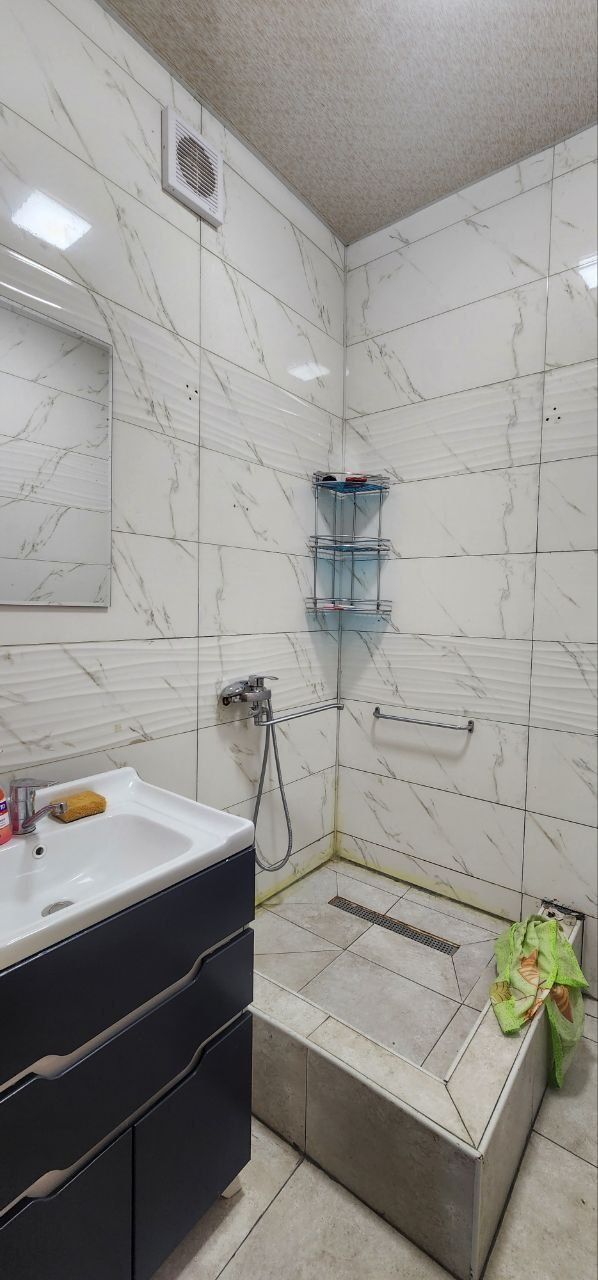 Срочно! Юнусабад 11 кв в доль дороги 3/2/4  чистая 72.000$ мин торг