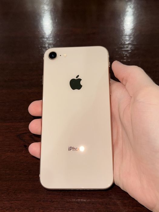 Продам Iphone 8 в идеальном состоянии