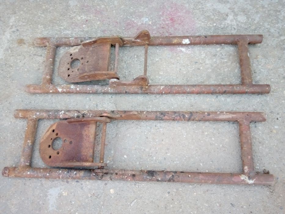 Dispozitiv/cadru de răsturnat auto pt.antifonare/lucrări tinichigerie