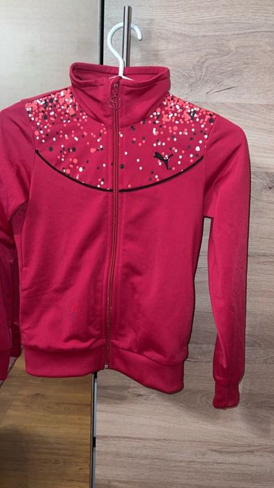 Продавам детски суйчер puma не носен!!!