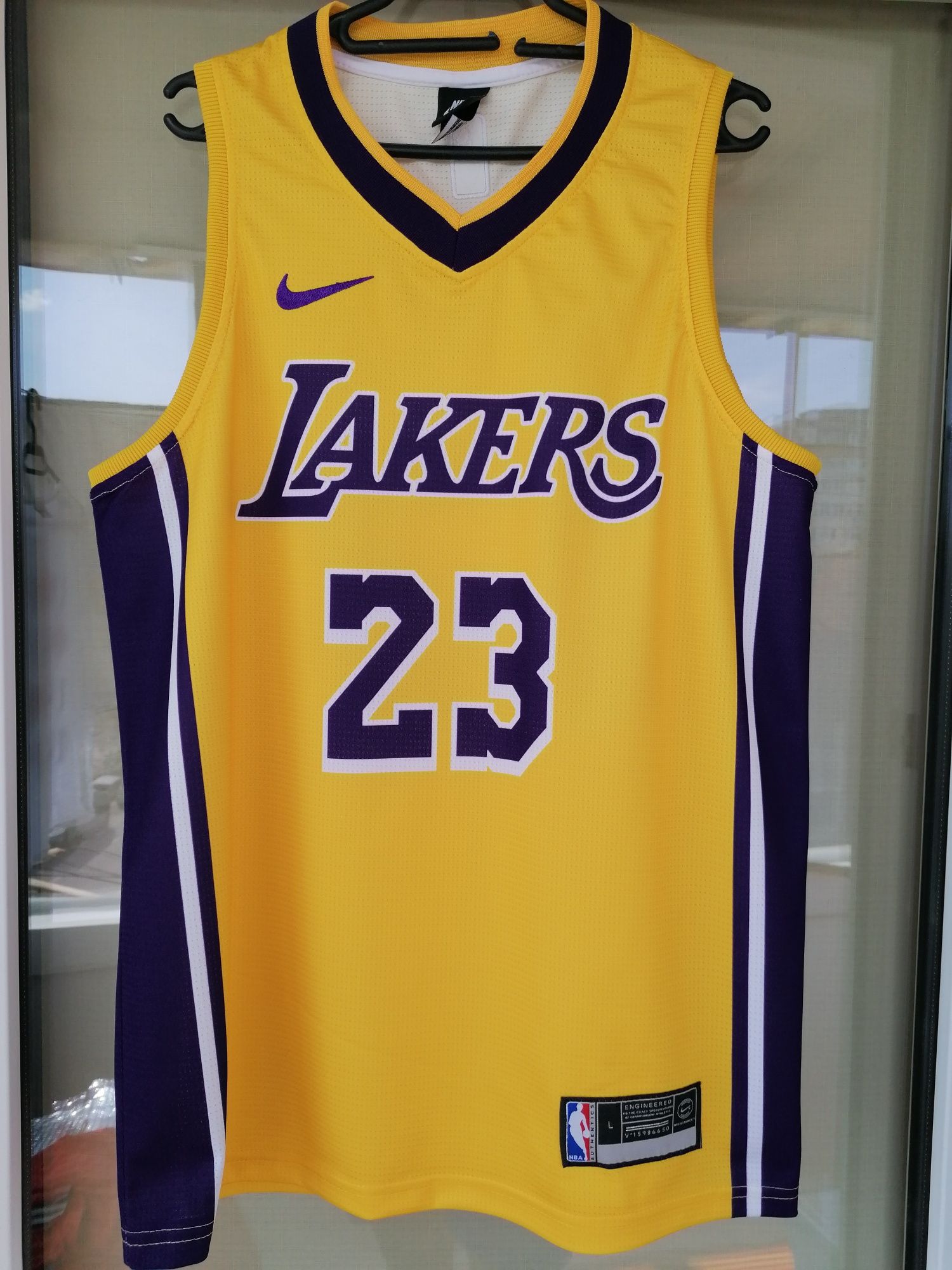 Maiou Lakers baschet