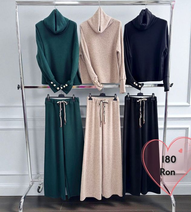 Compleu tricot cu perle la mâneci. Colecție nouă