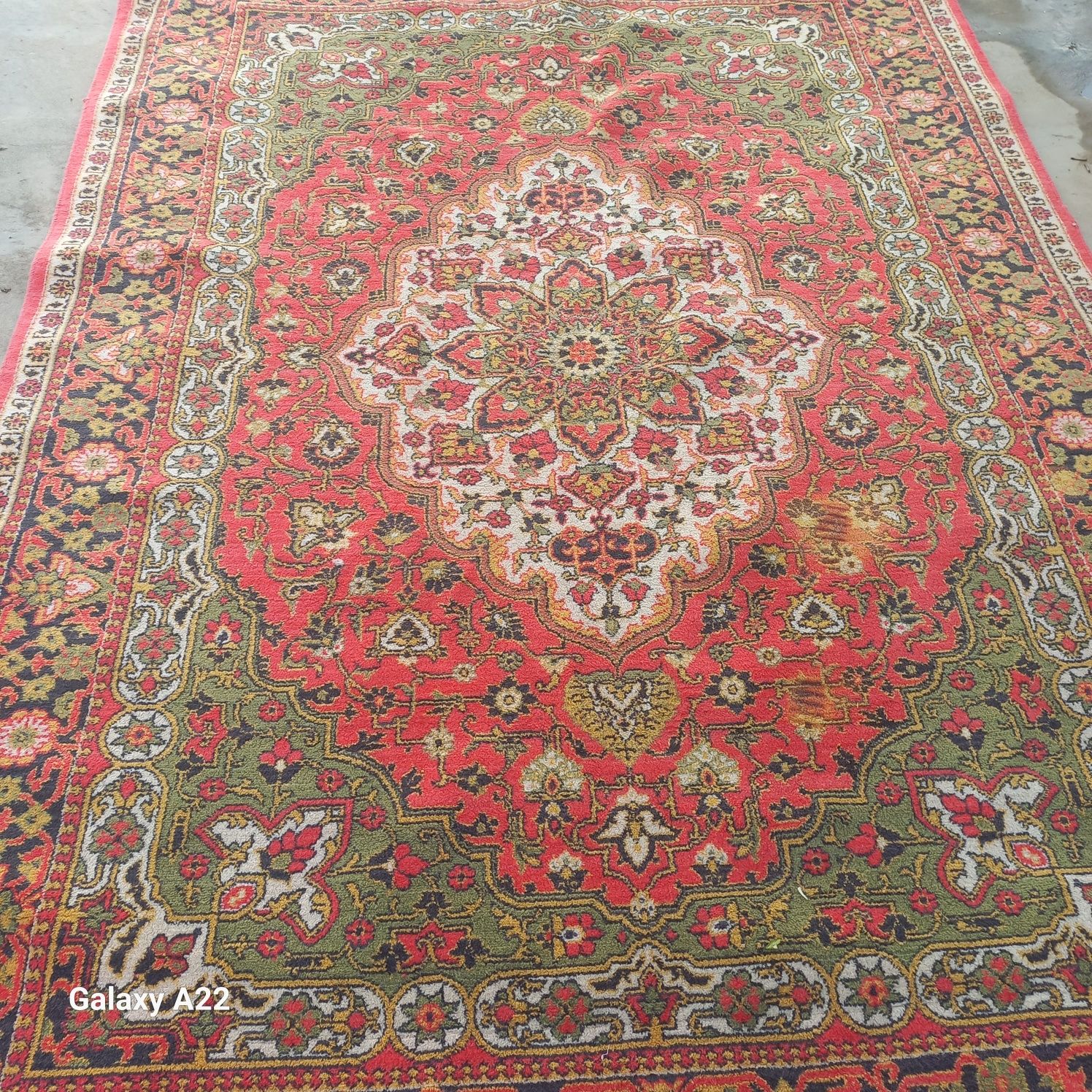 Gilamlar sotiladi 300