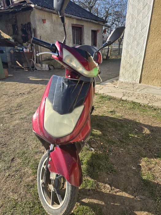 Scuter  Electric  Ztech