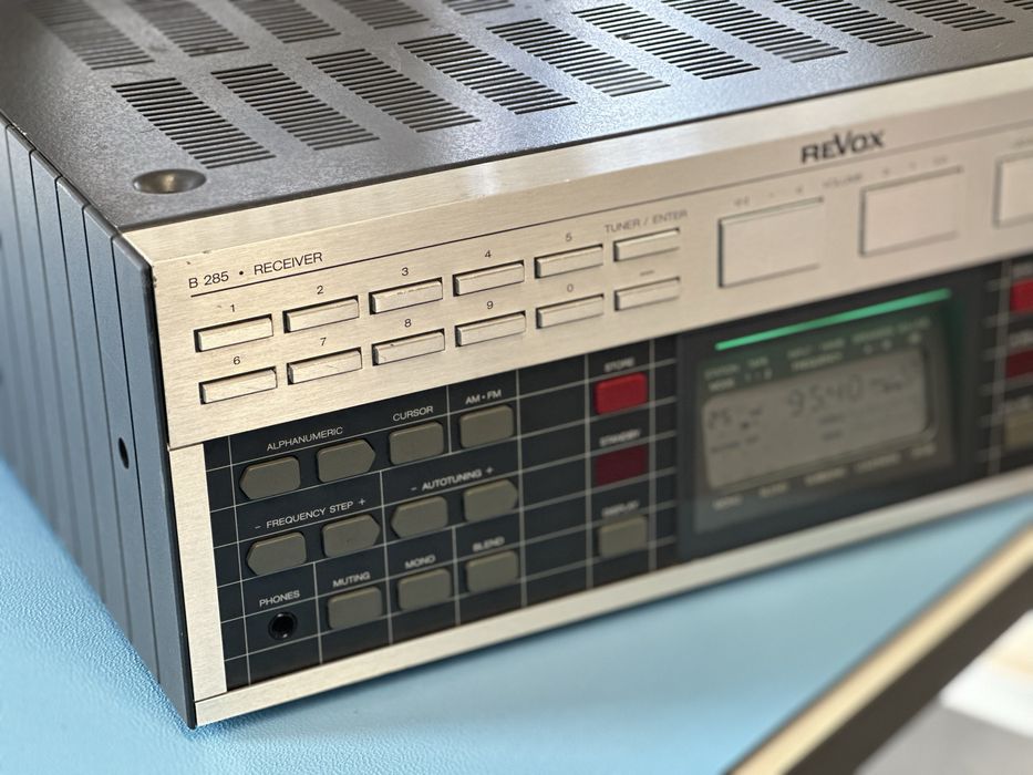 Revox B285 amplituner