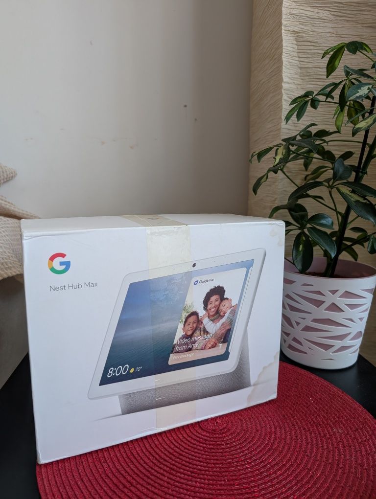 Boxa inteligenta Google Nest Hub Max, HD touchscreen 10", Camera 6.5MP
