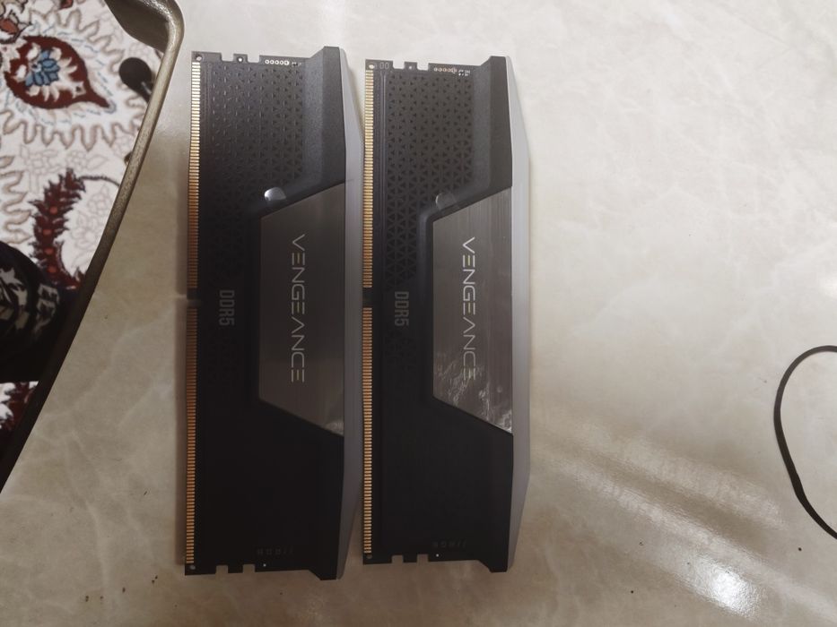 Срочно новый Corsair vengeance  32gb ddr5 6000hz