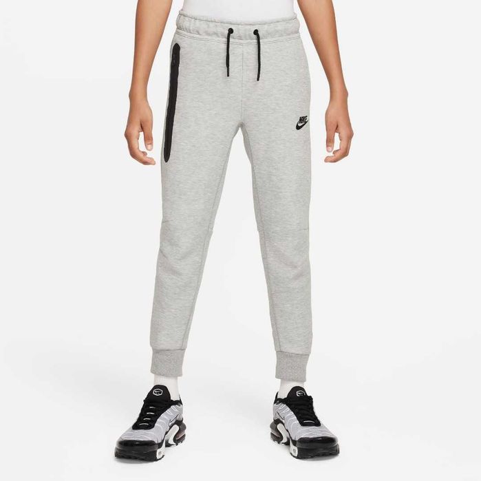 Оригинална долница Nike Tech Fleece 158 и 170см