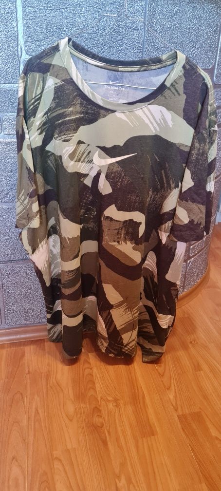 NIKE маскировачна голяма тениска - 4 XL