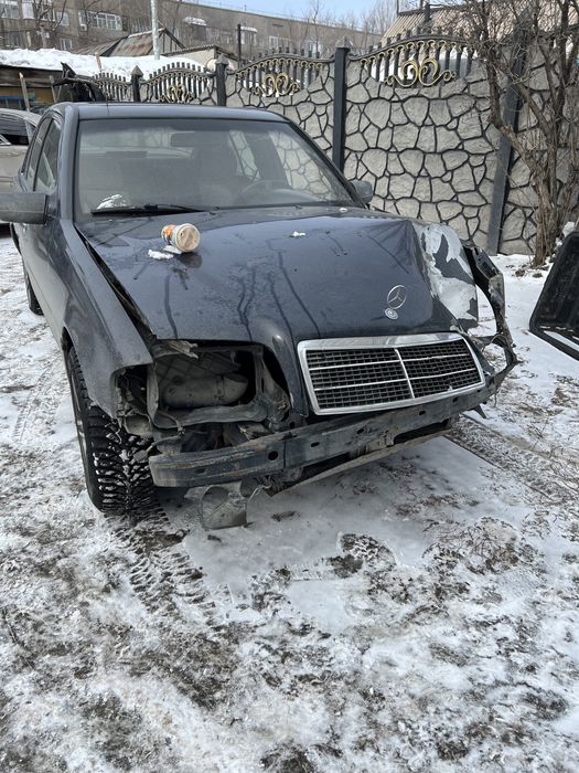 Мерс с180 202