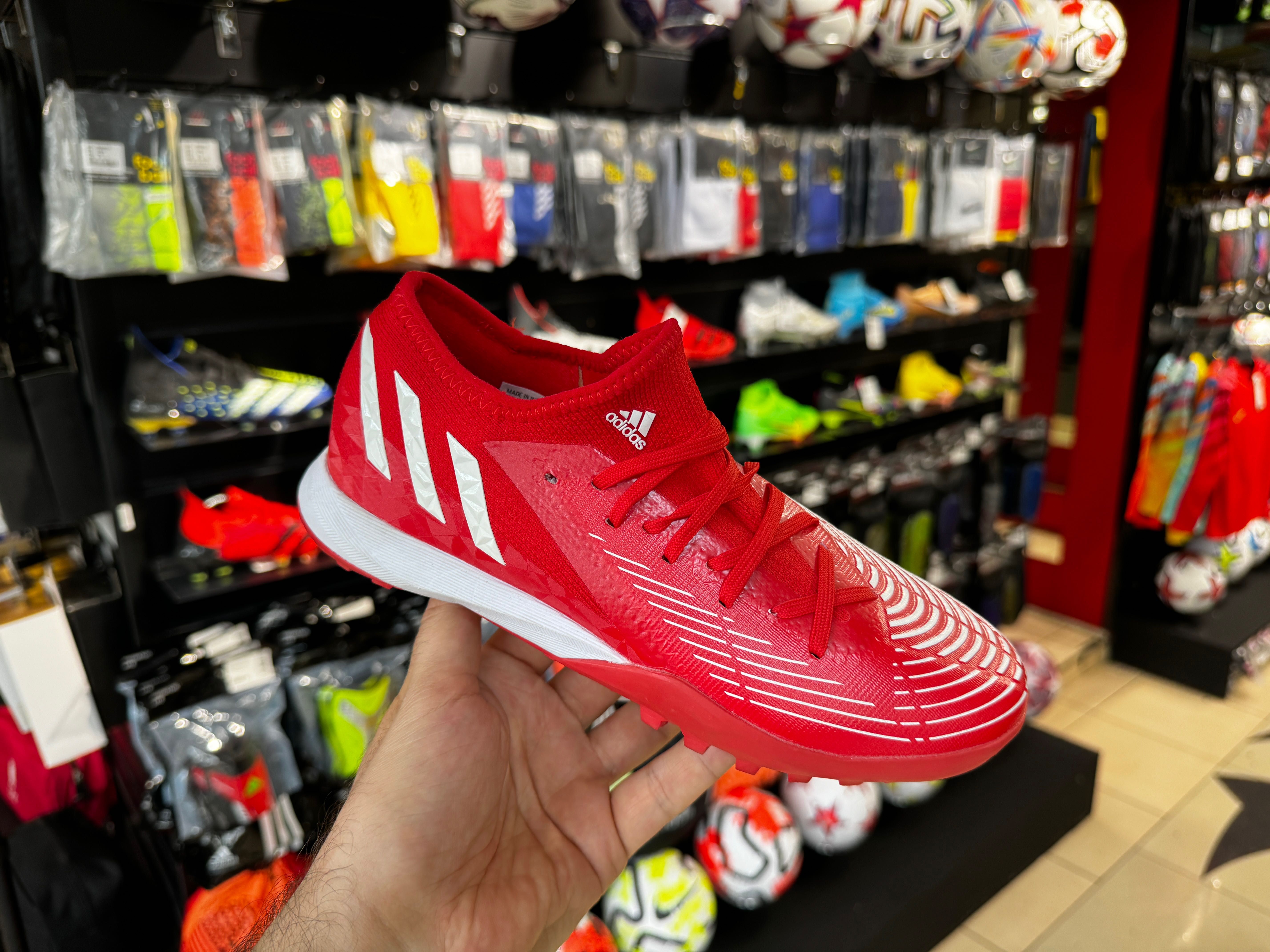 Сороконожки Adidas Predator Edge Распродажа!