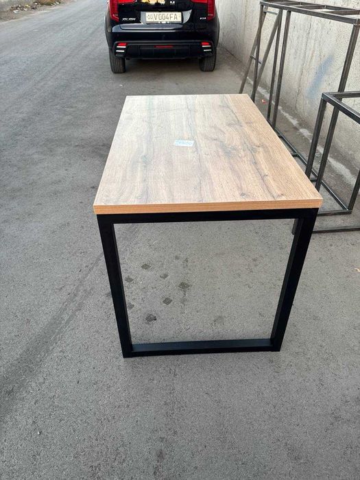 Столы в наличии по доступной цене