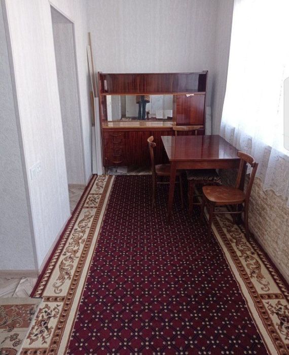 Голоден Лаиф метро ёнида квартира бор