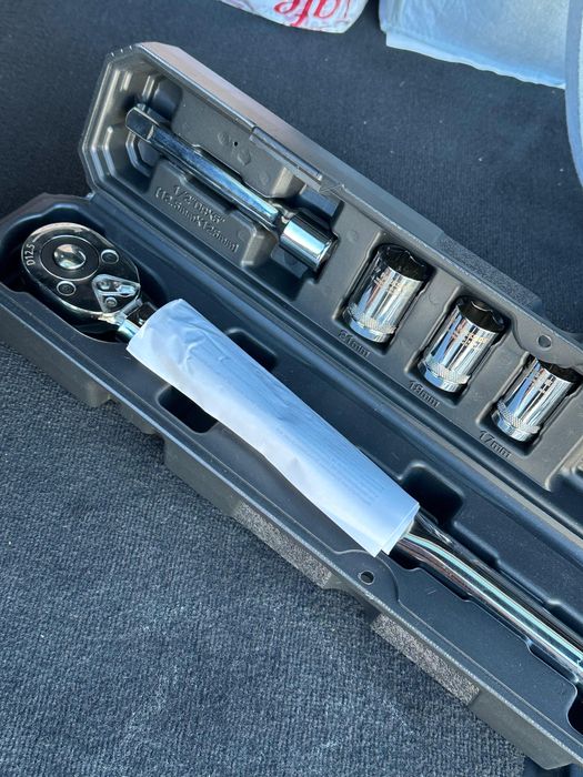 Vand cheie dinamometrica noua la cutie