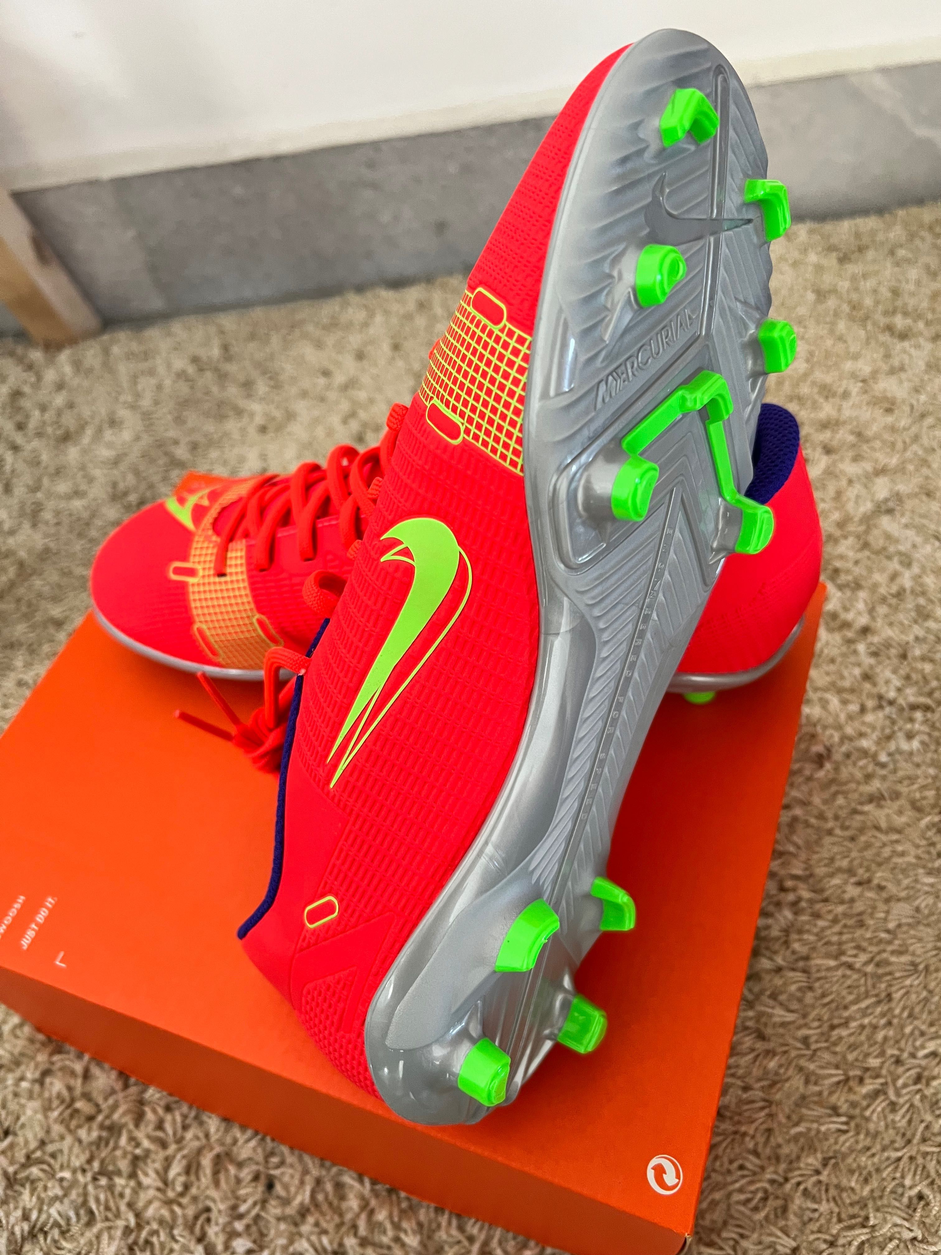 Nike - Футболни обувки 38.5номер 24см