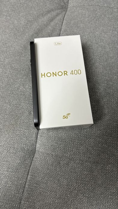 Honor 400 8/256 holati yengi