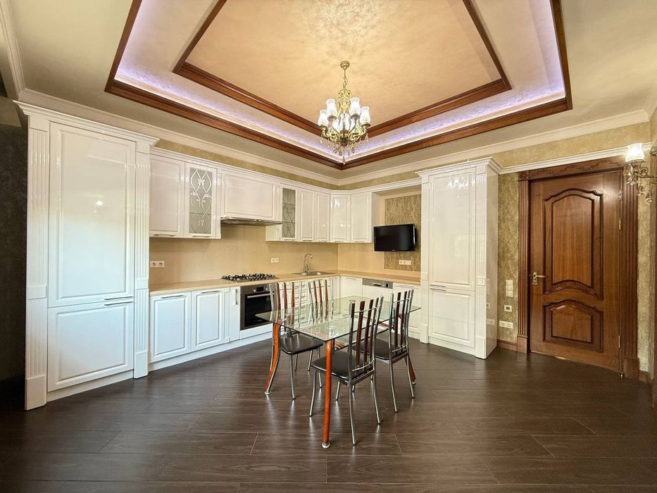 Срочно продается 4х ком квартира, ЖК Габус, ор-р: Чайкофф, 185м²