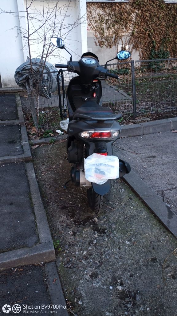 Scuter de vânzare