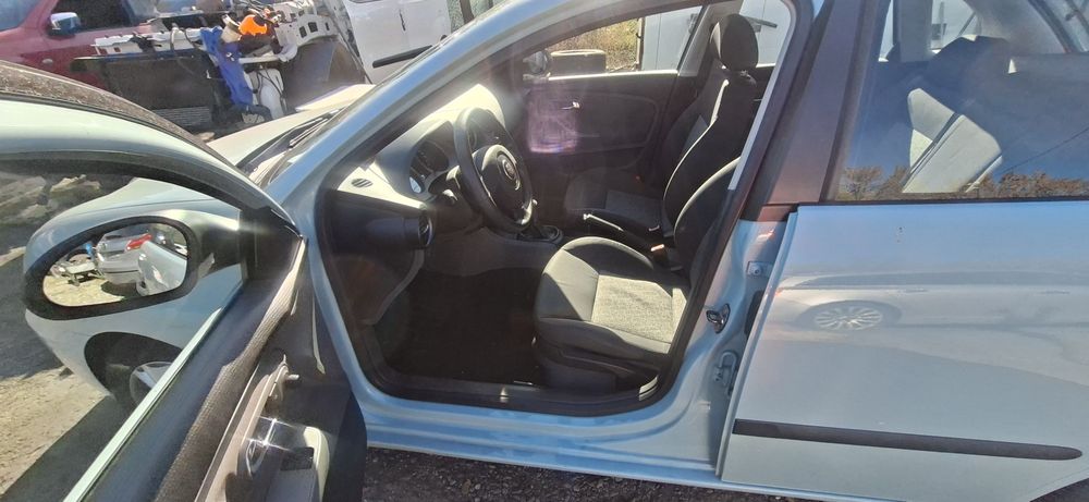 Dezmembrez Seat Ibiza 1.2B  2007