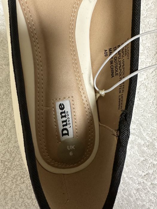 Дамсси обувки нави купувани от Великобритания