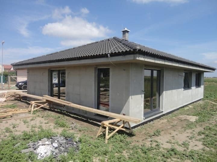 Casa, garaje auto, containere pe structura metalica si panou sandwich