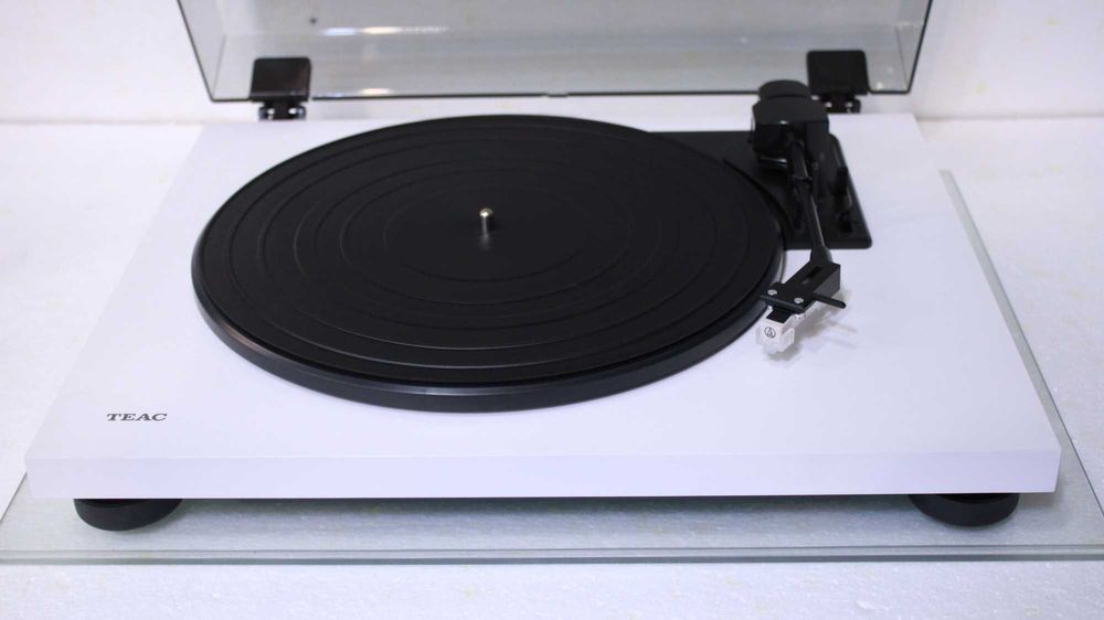 Pick up Teac,white,audio technica,semiautomatic,bluetooth,belt drive.