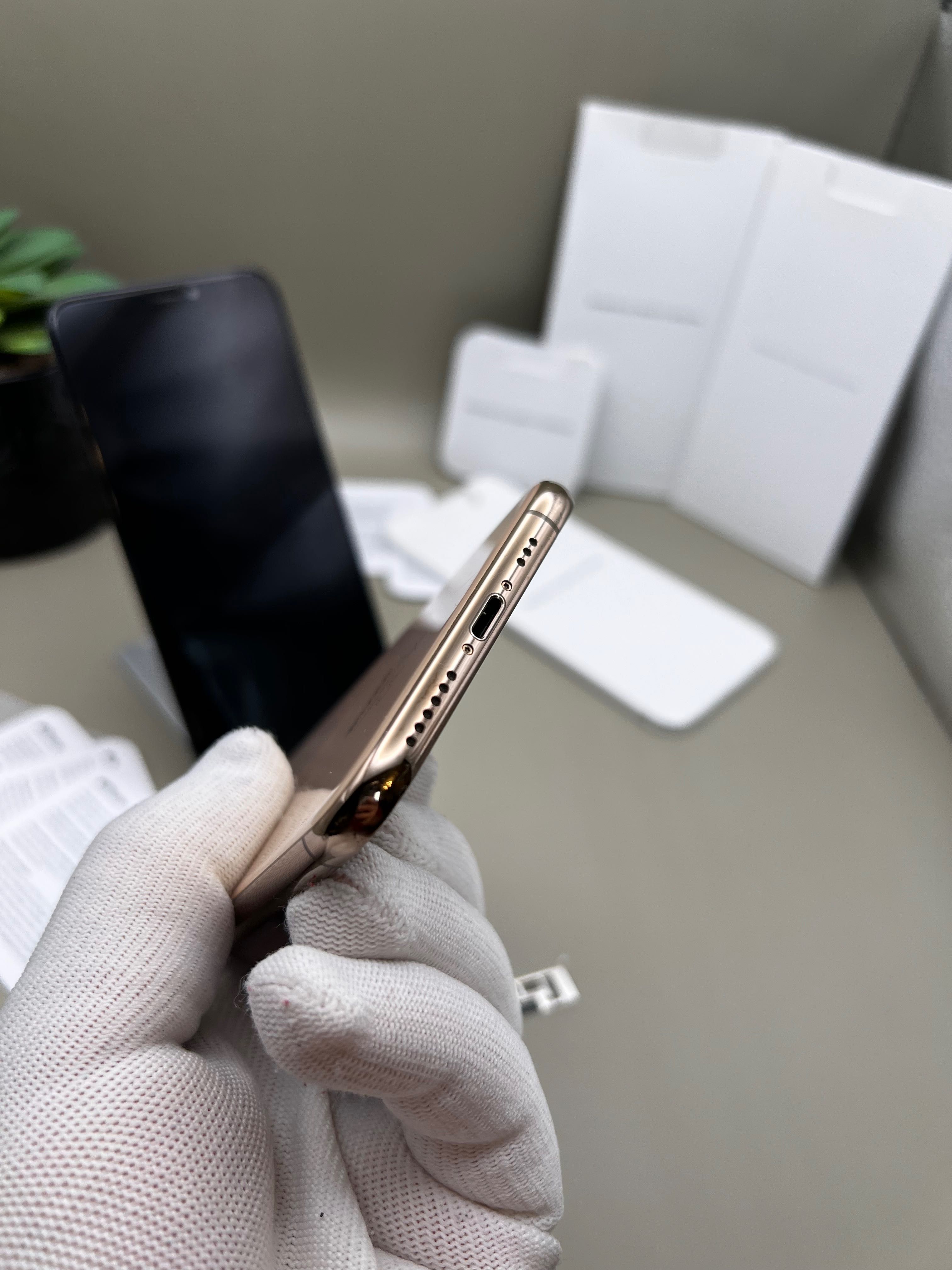 iPhone Xs, за части, изгоряла платка - цената е за целия!