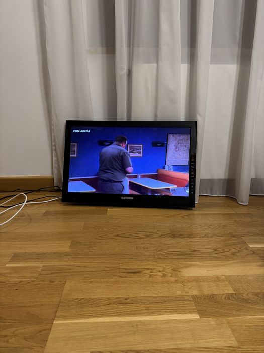 Televizor TELEFUNKEN Full HD