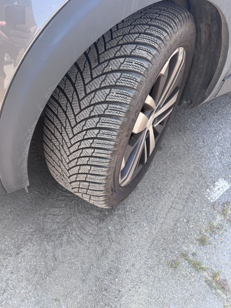 Зимни гуми 2 бр. Firestone Winterhawk 4 и Dunlop WinterSport 5