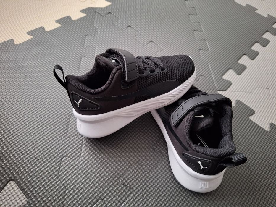 Adidași Puma Noi marimea 23