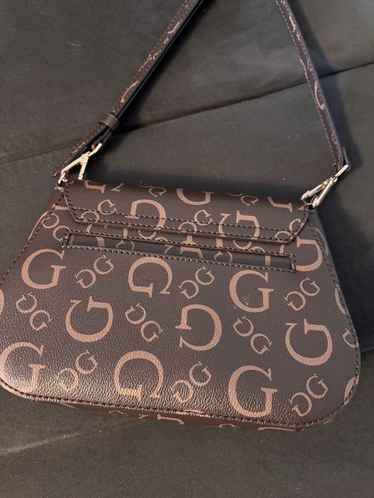 geanta guess foarte faina Noua