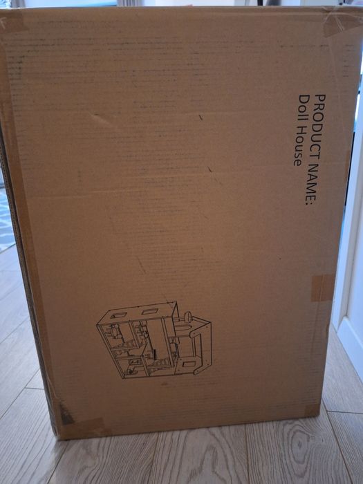 Casa papusi de lemn in cutie noua