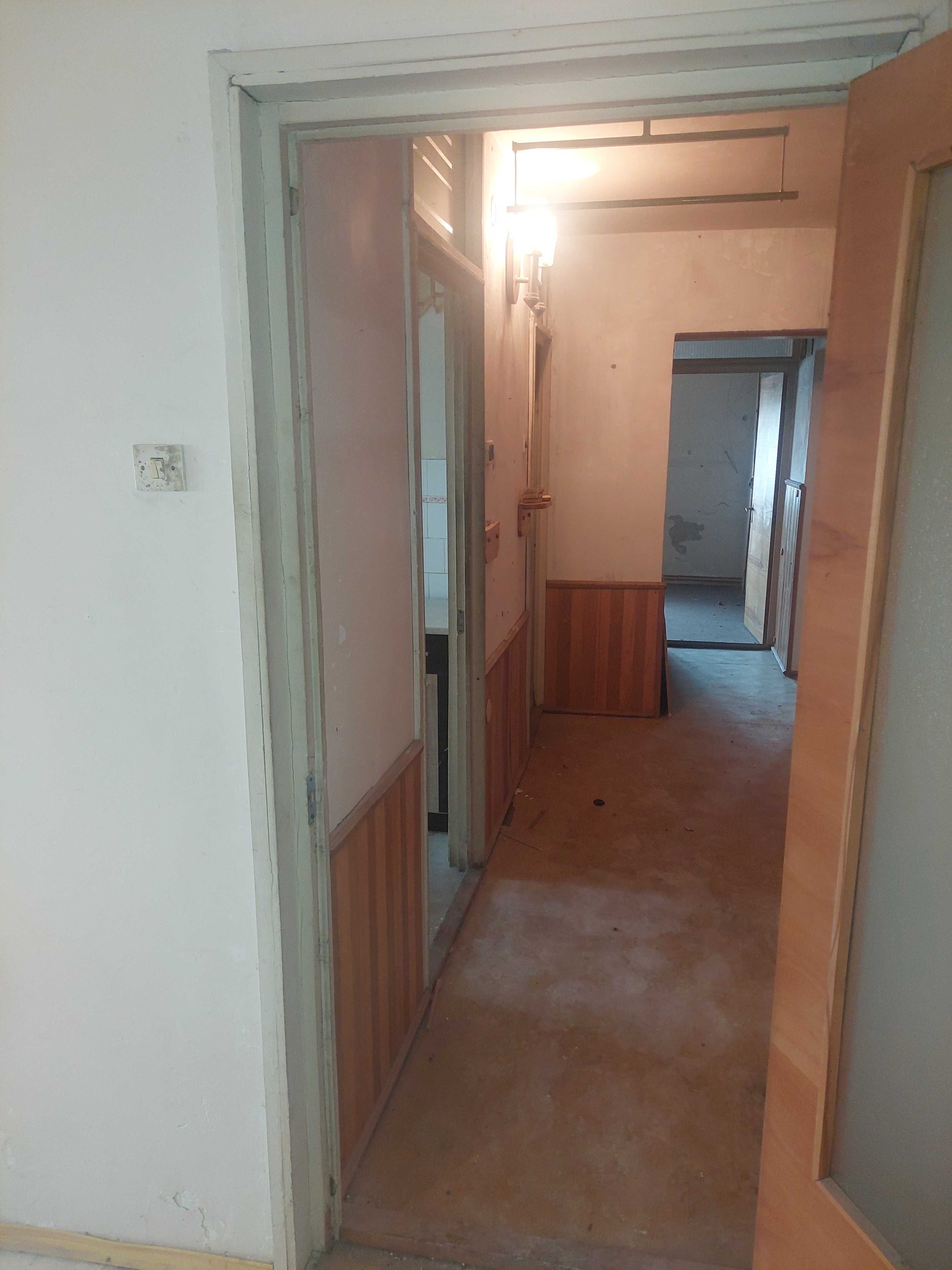 Vand apartament 3 Camere