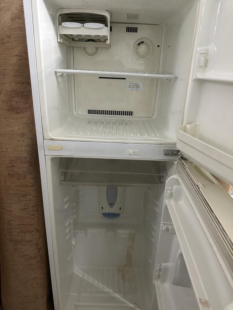 Холодильник  двухкамерный
