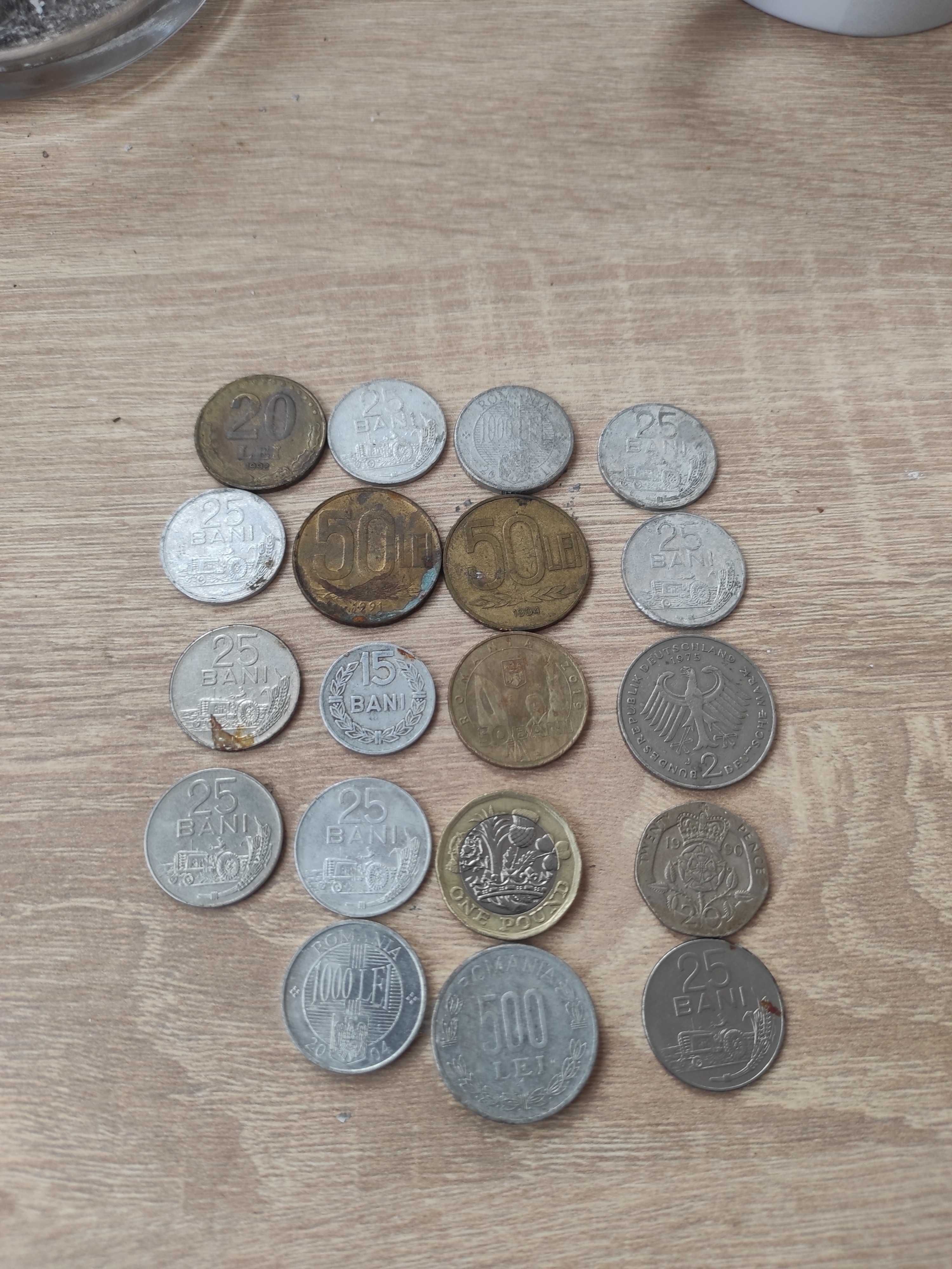 Vând patru monede vechi doua cu regina maria