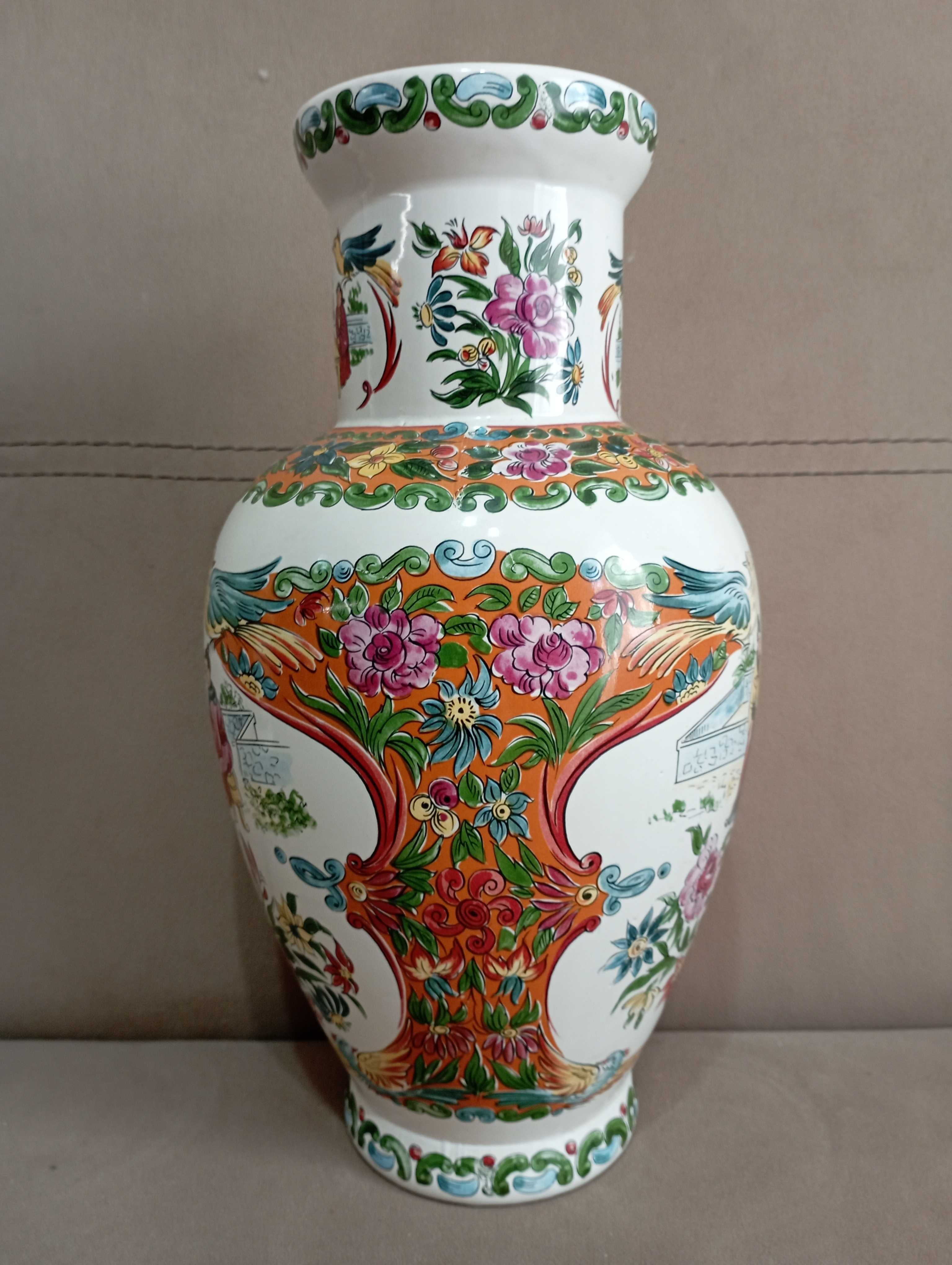Комплект от две старинни порцеланови вази - ваза