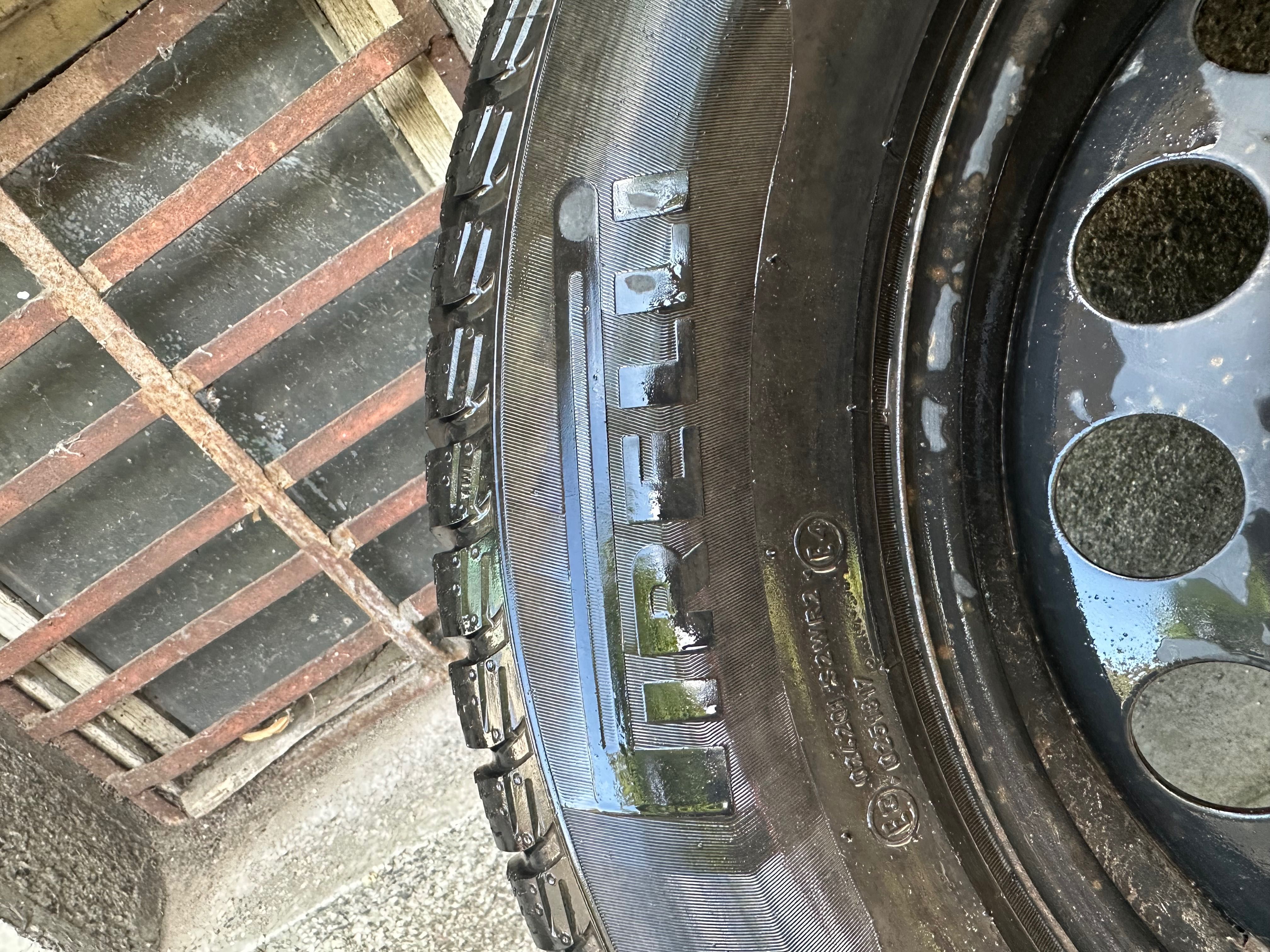 4 бр. Зимни гуми  Pirelli Scorpion Sottozero 3 215/65/16