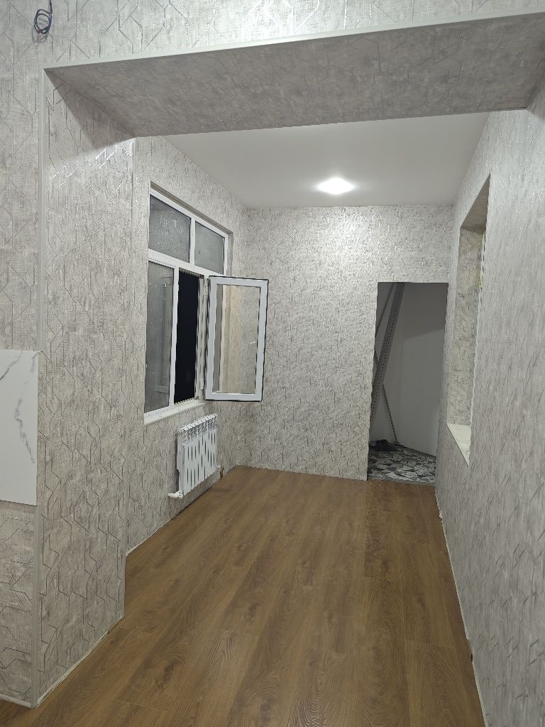 Продам свой квартиру Азия хаус  новостройка  73кв 8этажном 3 этаж