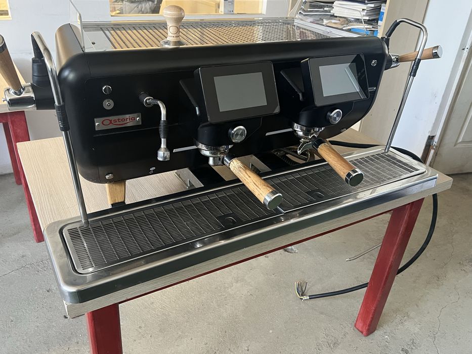Espresor profesional Barista Attitude STORM Multiboiler 2 gr. model SH