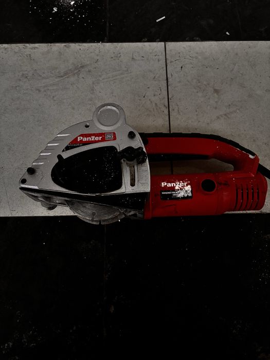 Mașină de canelat panzer